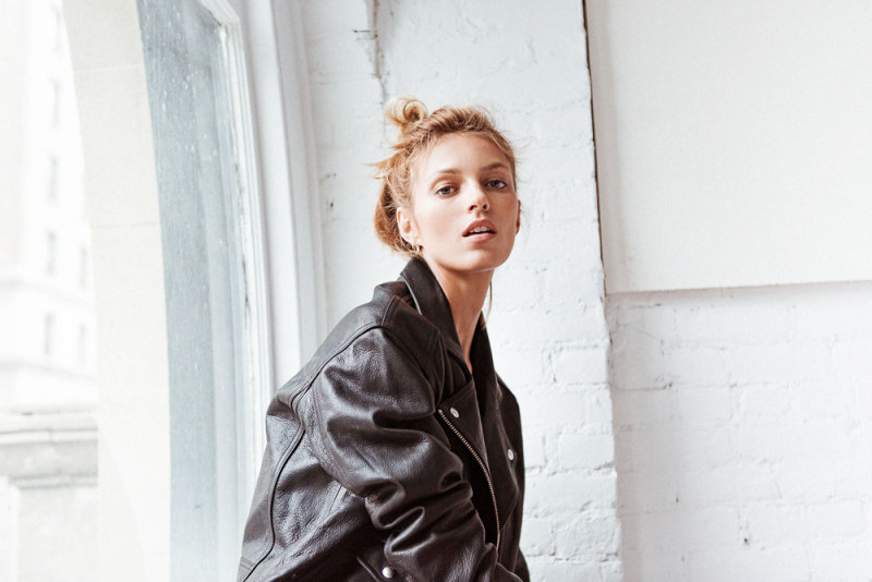 Anja Rubik featured in The One-Wash, One-Week Hair Styling Guide—With Anja Rubik, April 2016