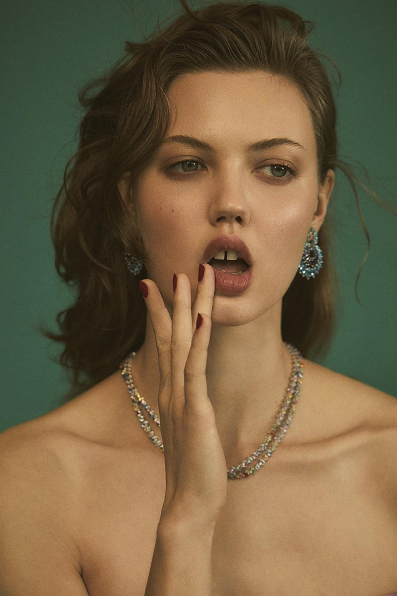 Lindsey Wixson featured in In Living Color, March 2019