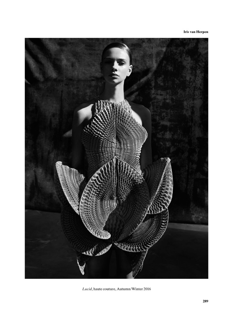 Retrospective: Iris Van Herpen, September 2017