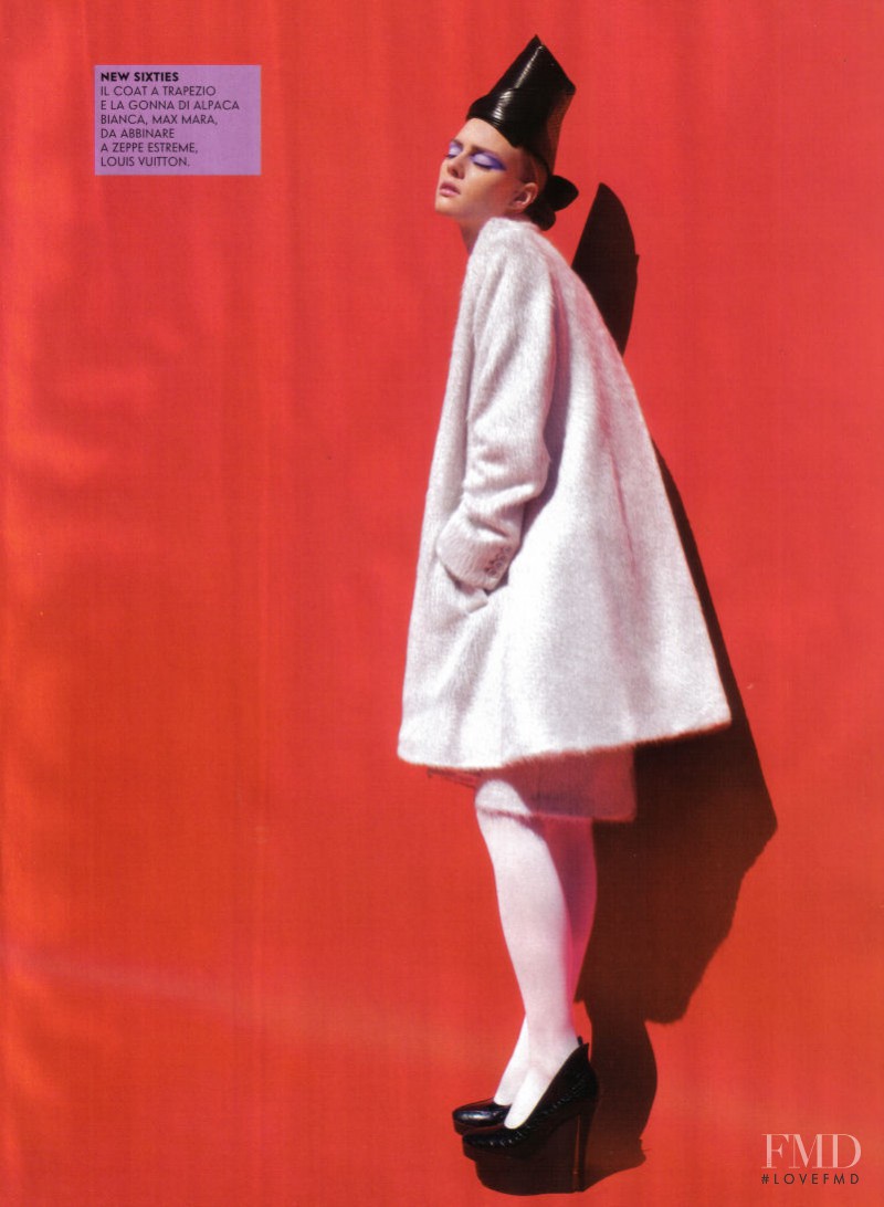Ania Kisiel featured in Simply Chic, January 2009