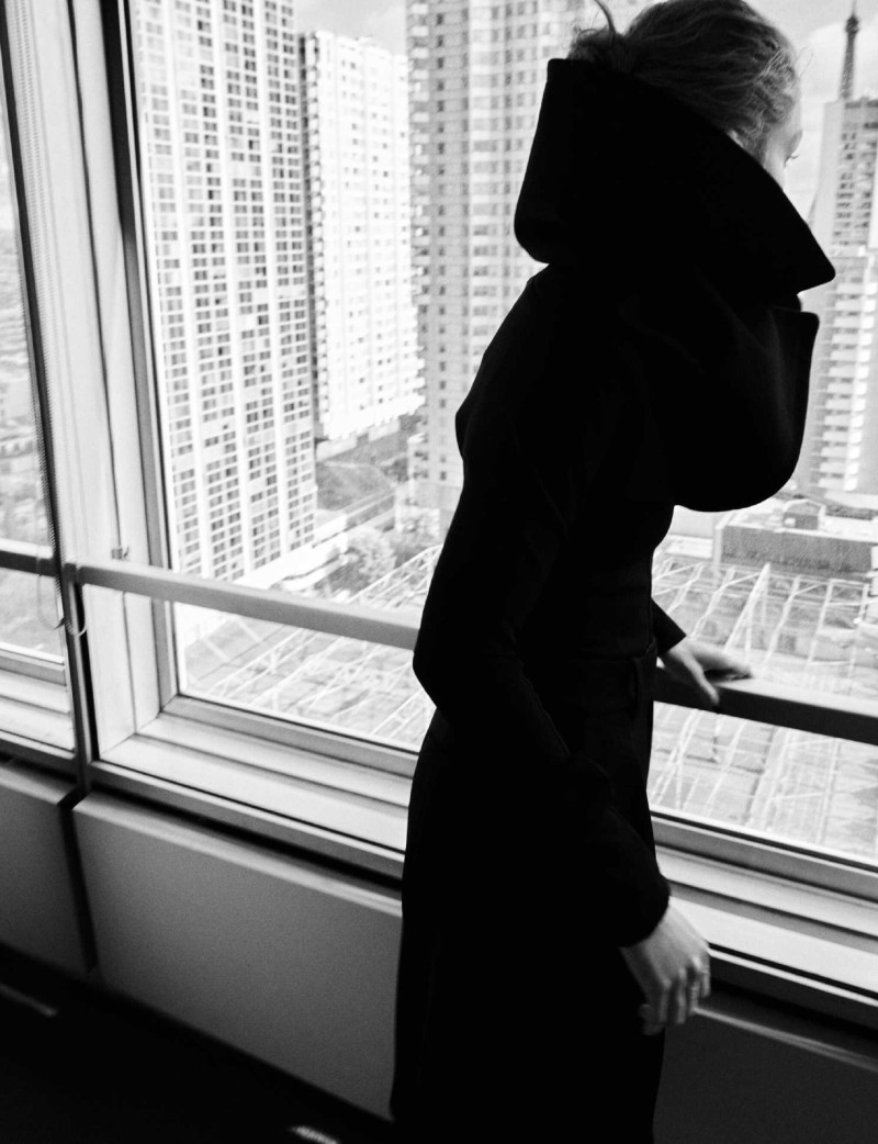 Gigi Hadid featured in Un Tour En Ville Avec Gigi Hadid, November 2024