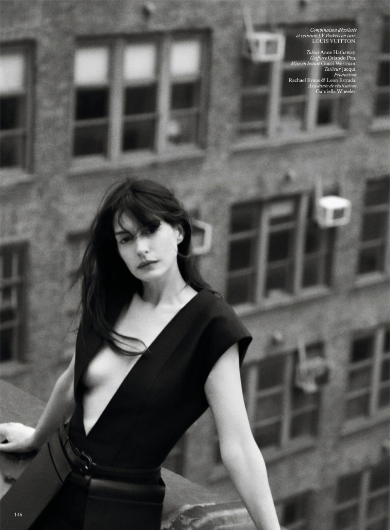 Anne Hathaway: Le Sourire Et La Vie, November 2024