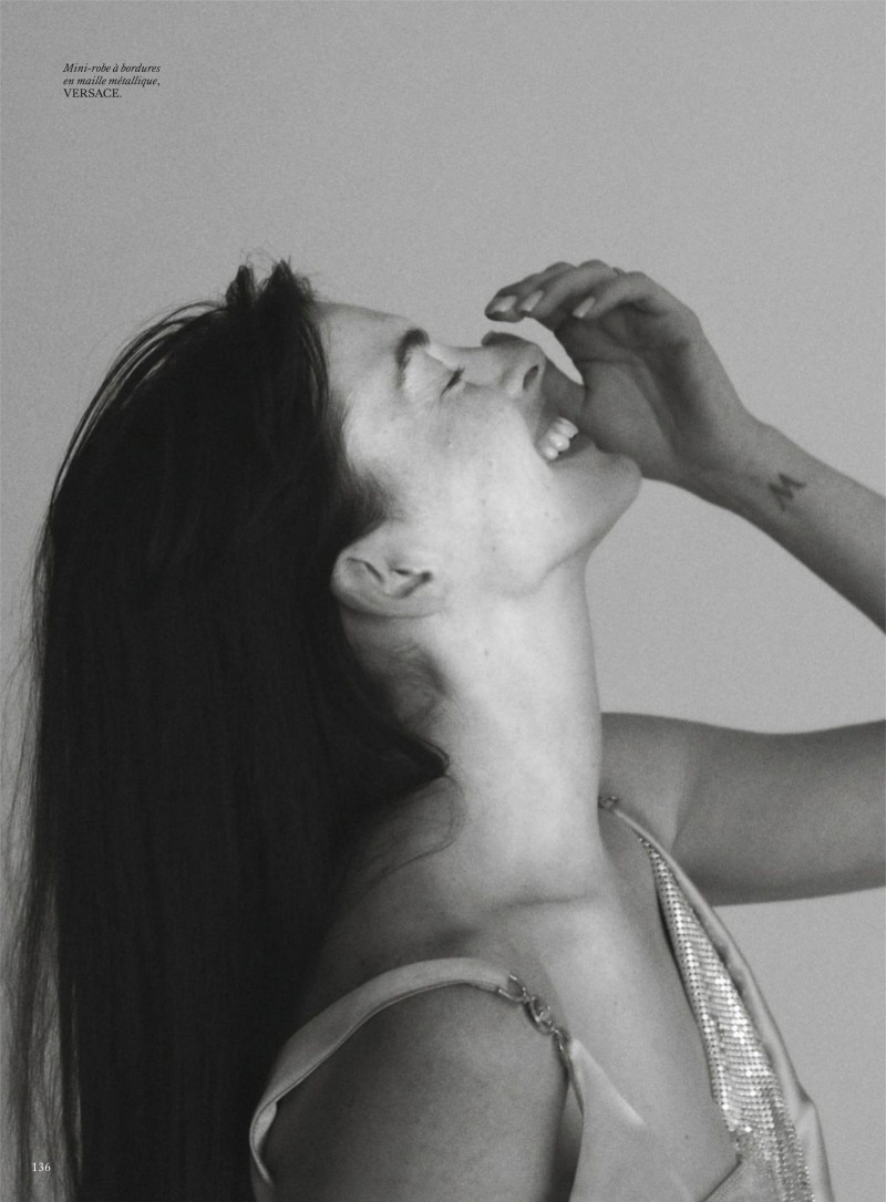 Anne Hathaway: Le Sourire Et La Vie, November 2024