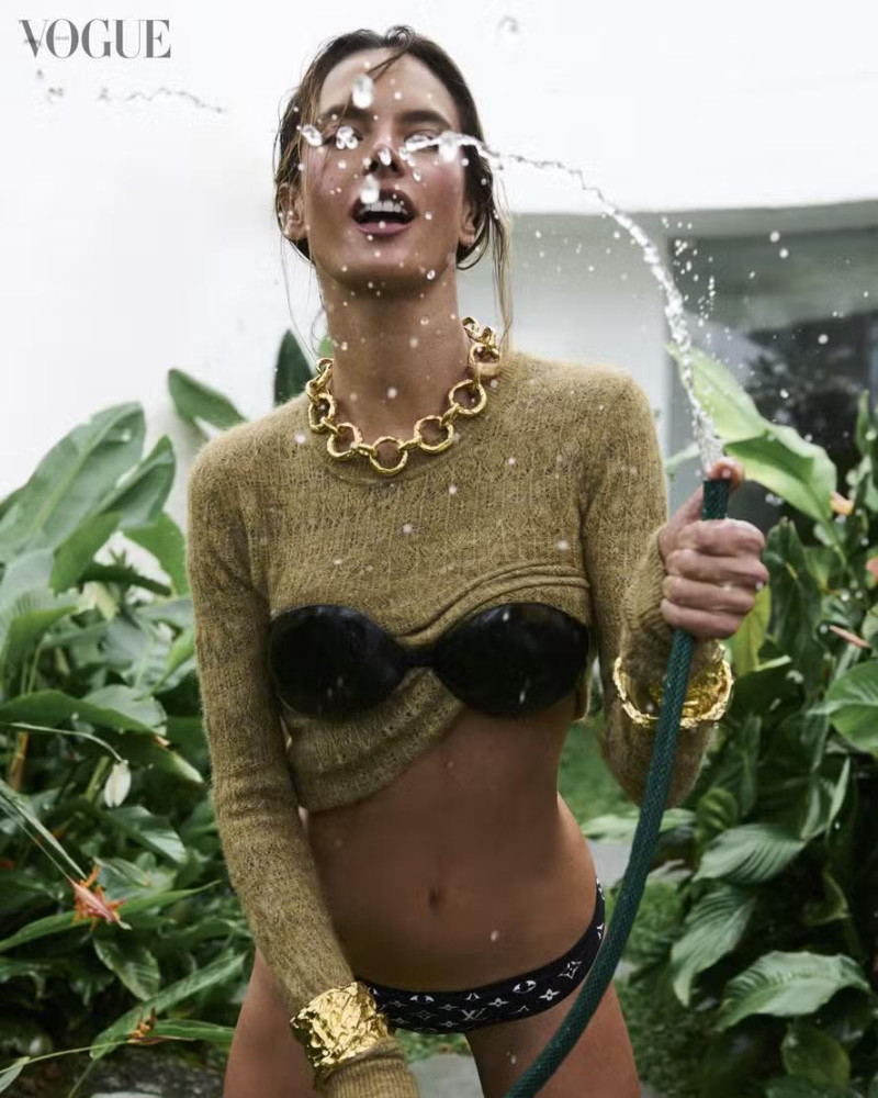 Alessandra Ambrosio featured in Alessandra Ambrosio, January 2025