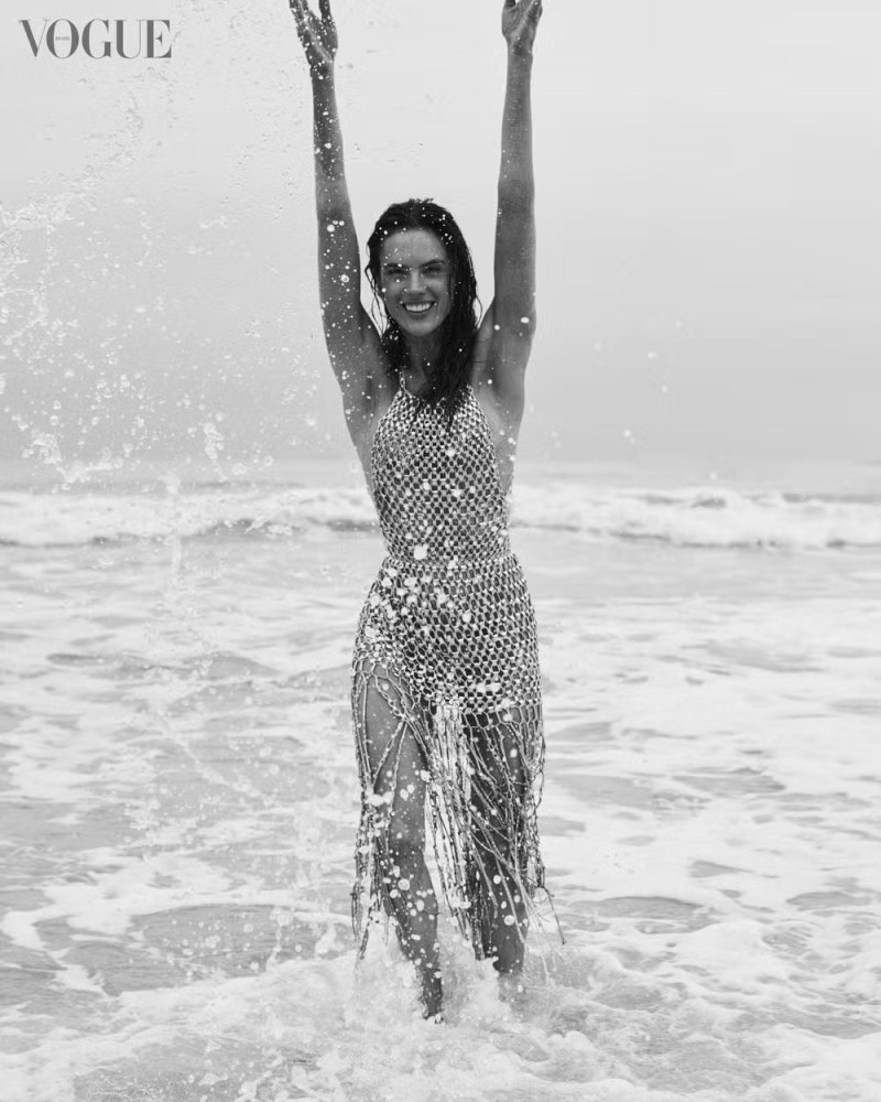 Alessandra Ambrosio featured in Alessandra Ambrosio, January 2025