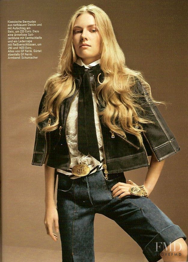 Ania Kisiel featured in Jeans im Glück, October 2006