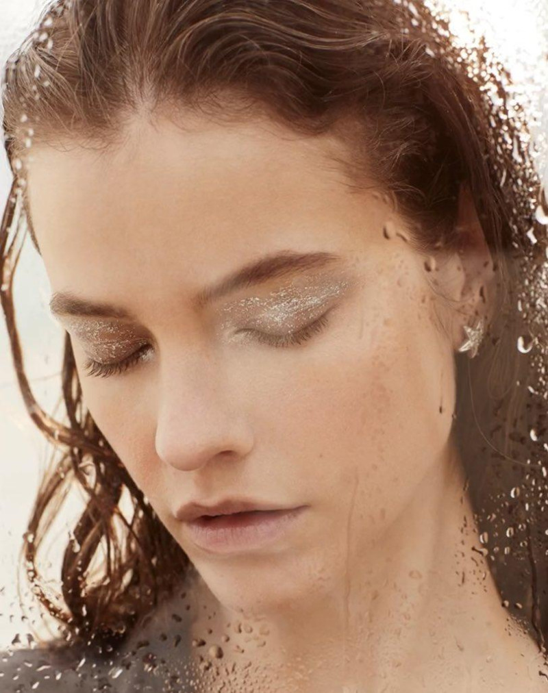 Barbara Palvin featured in Extérieur Nuit, December 2024
