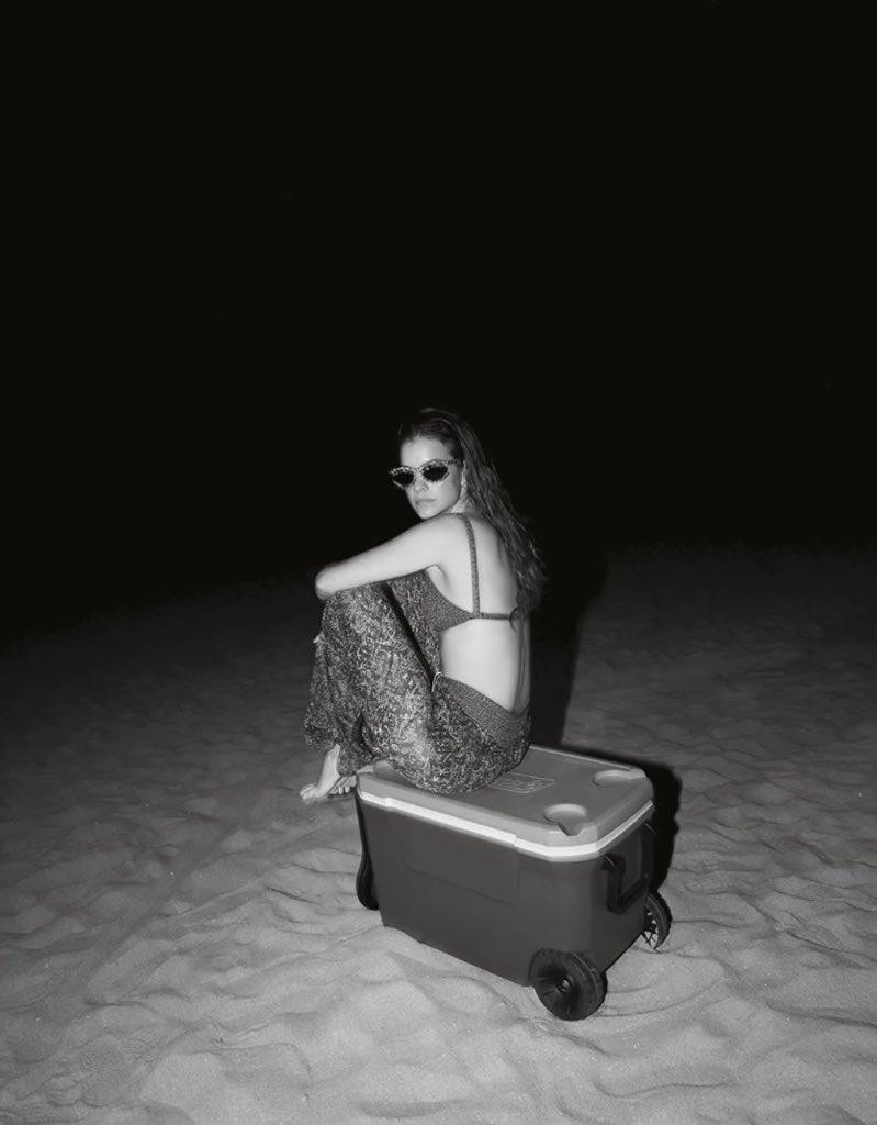 Barbara Palvin featured in Extérieur Nuit, December 2024