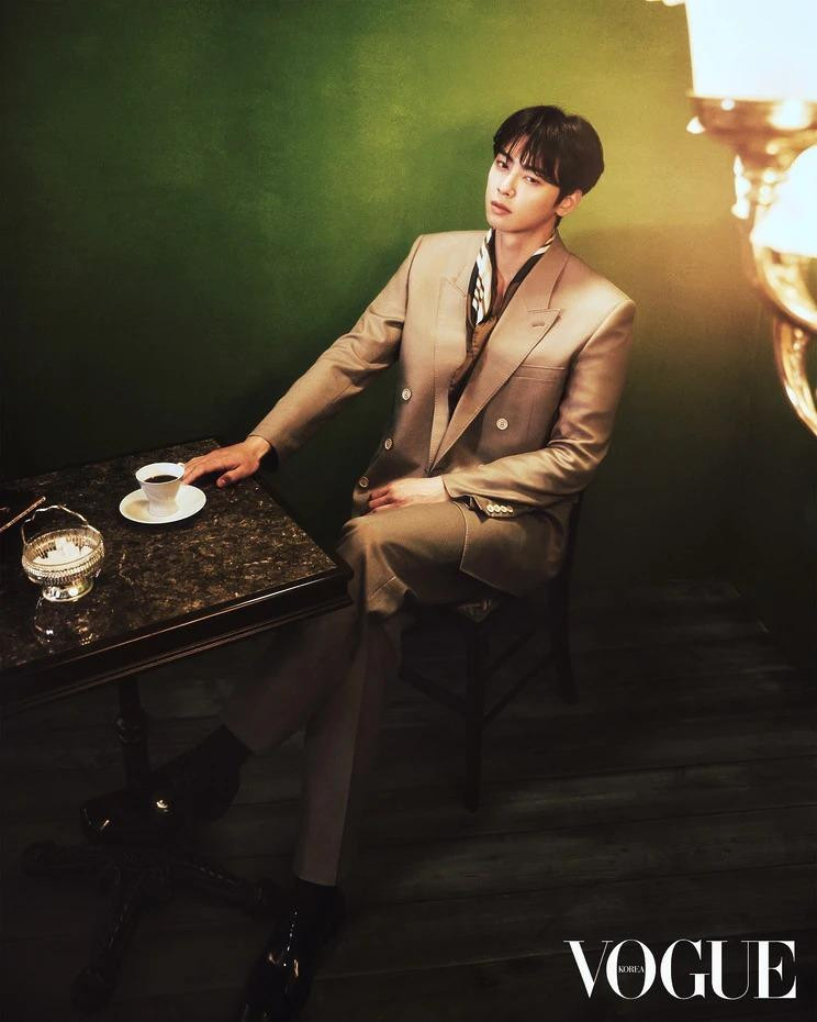 How Cha Eun-Woo Spends His Entirely Solo Holidays, December 2024