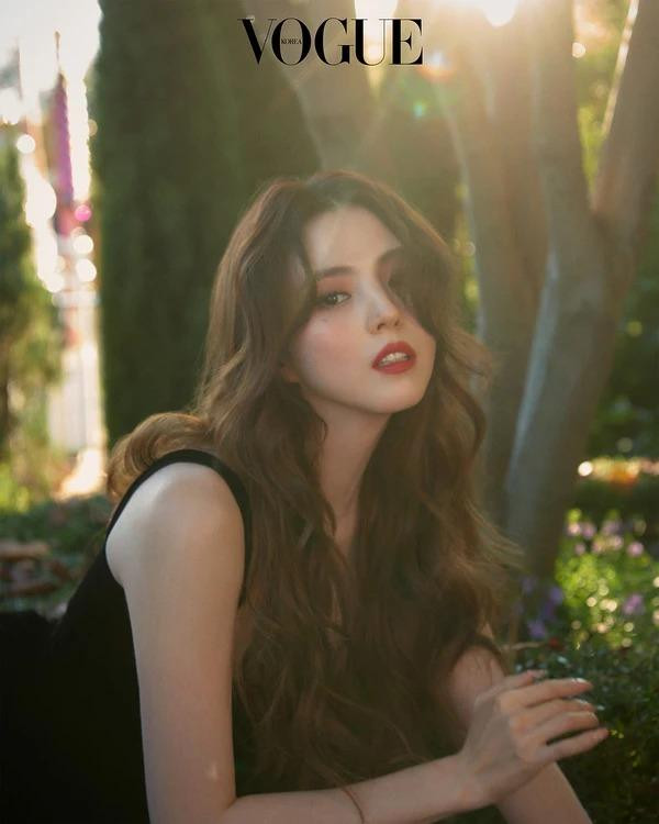 A Tribute To Roses, Christian Dior Beauty and Han So-Hee, December 2024