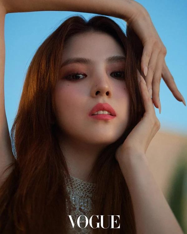 A Tribute To Roses, Christian Dior Beauty and Han So-Hee - Part 2, December 2024