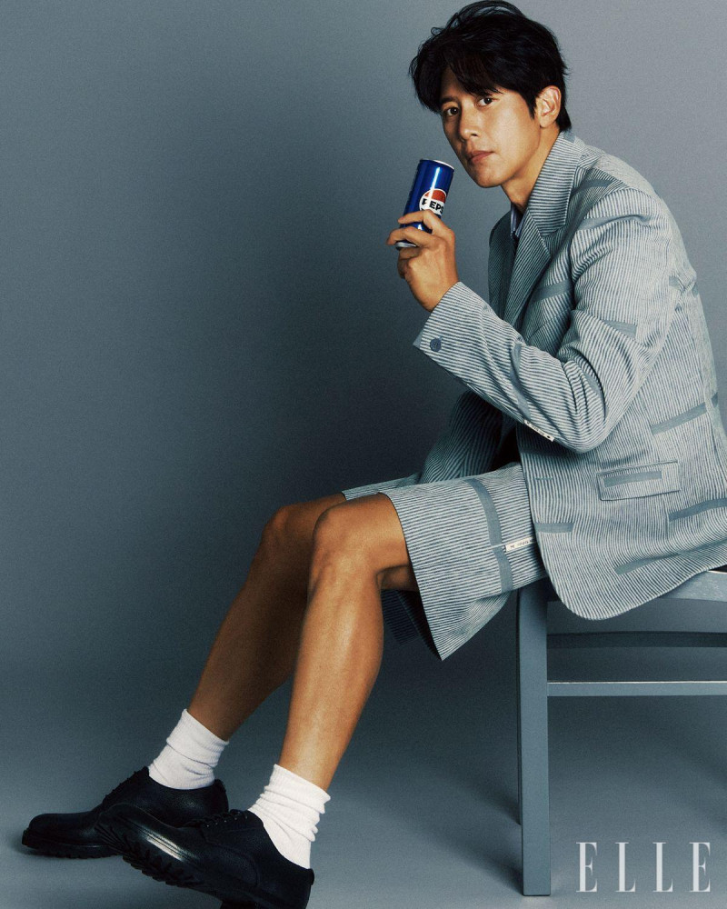 Go Soo\'s Loose And Fierce Gesture, December 2024