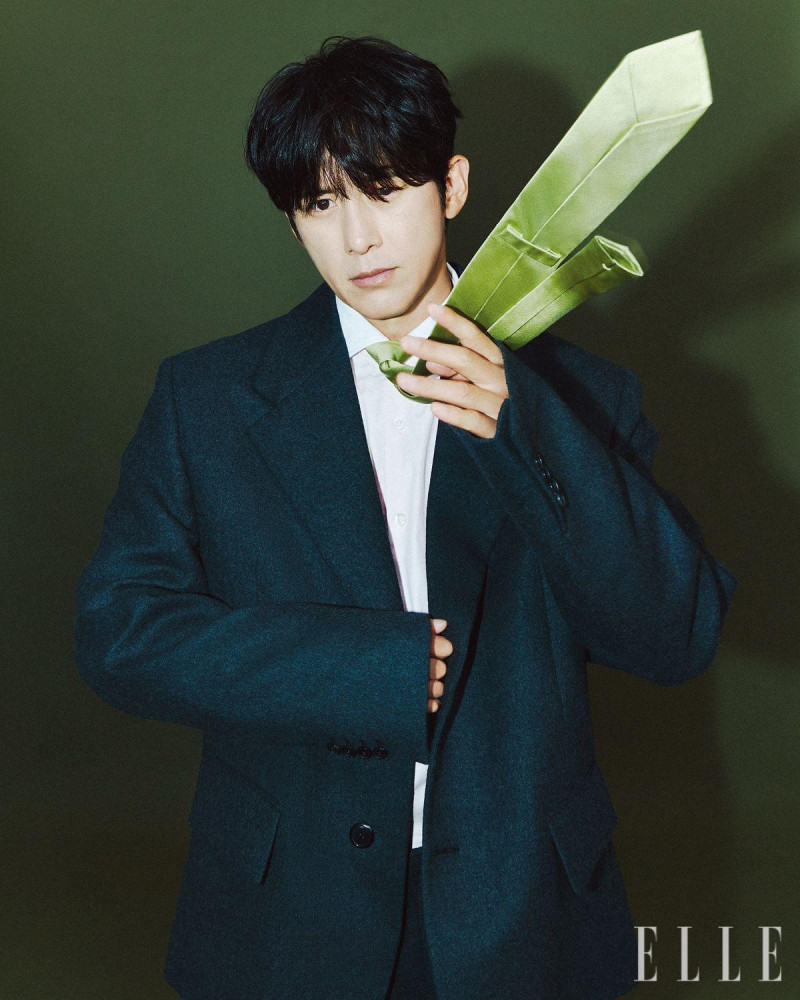 Go Soo\'s Loose And Fierce Gesture, December 2024