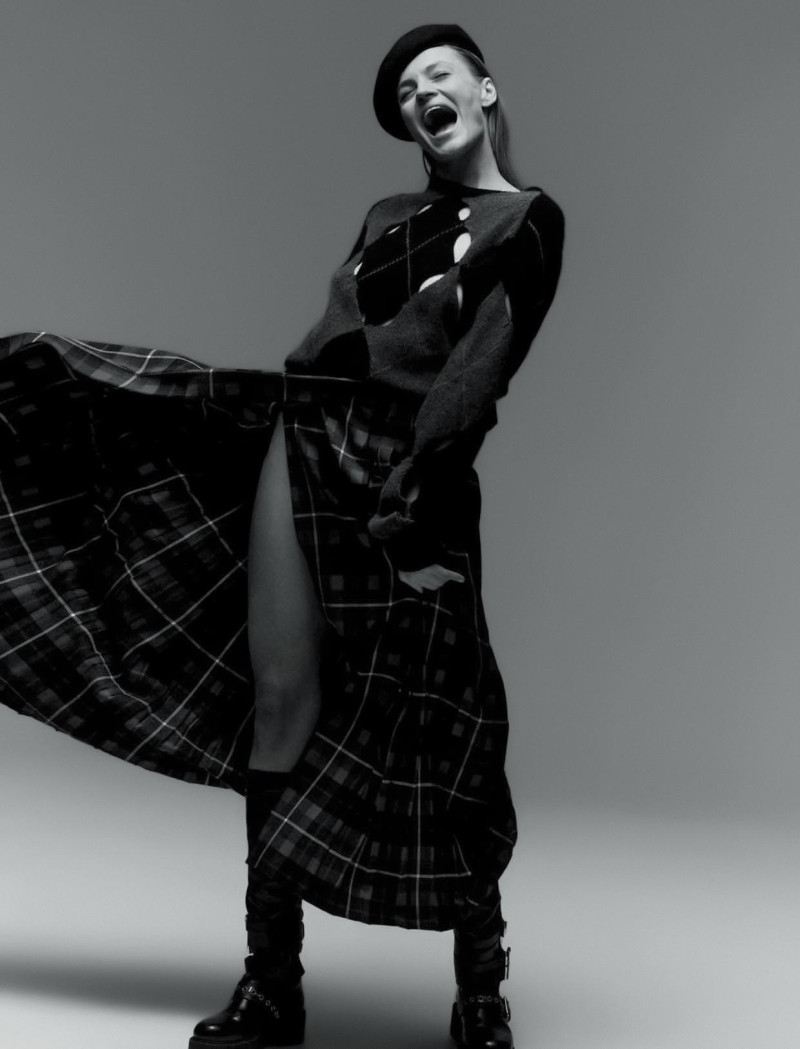 Anna Maria Jagodzinska featured in Top Modelki, January 2025