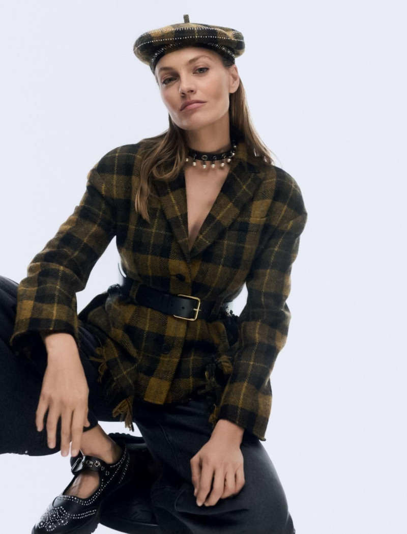 Anna Maria Jagodzinska featured in Top Modelki, January 2025