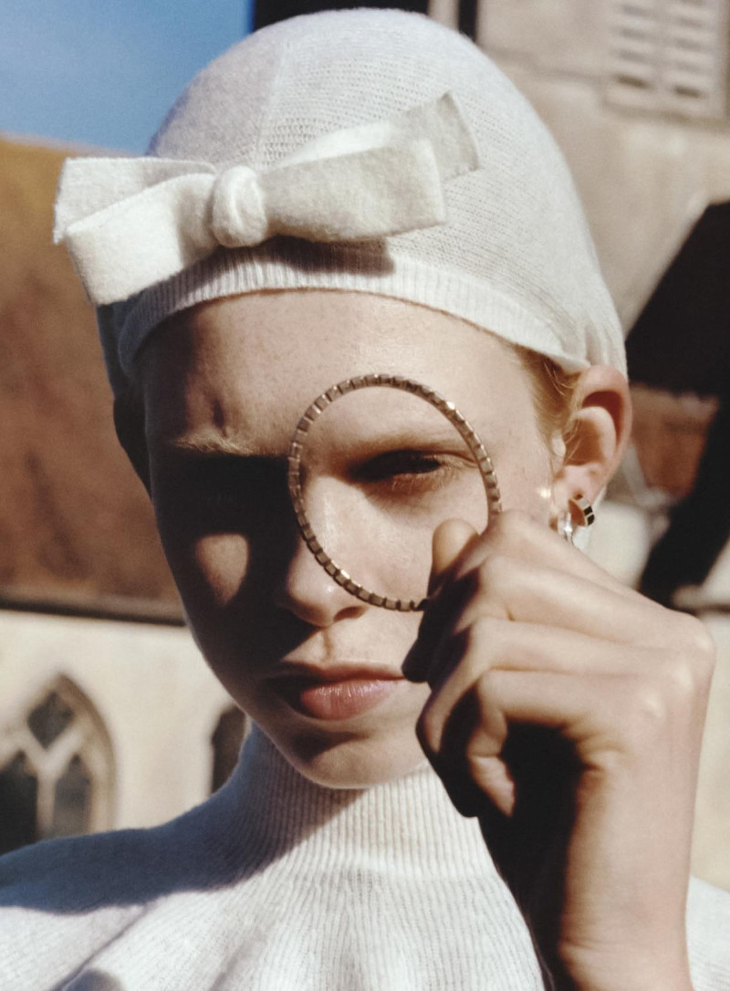 Merlijne Schorren featured in Dove Il Tempo Si Ferma, December 2024