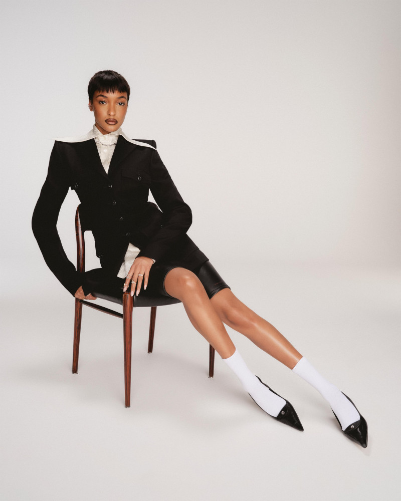 Jourdan Dunn featured in Jourdan Dunn On Diverse Beauty And Her Passion For Cooking, December 2024