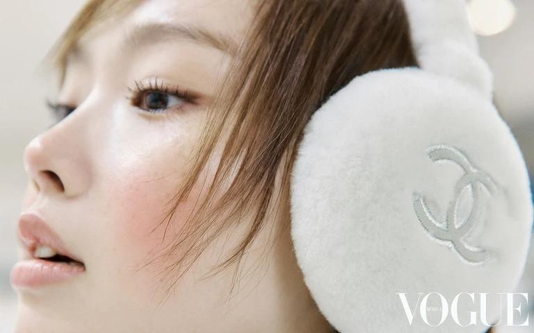Seo-Yeon Lee featured in CHANEL - 2024/25 Coco Neige Collection, November 2024