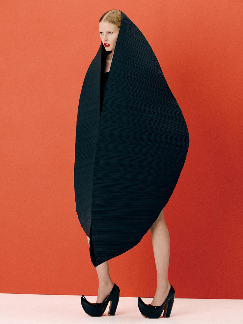 Lara Stone featured in Lara Stone, November 2024
