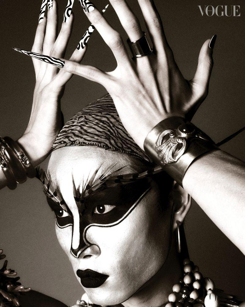 Susanne Knipper featured in Extravagância Fashionista, February 2025
