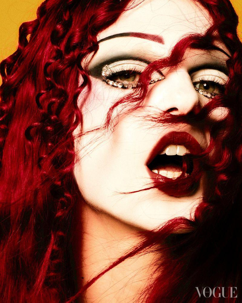 Susanne Knipper featured in Extravagância Fashionista, February 2025