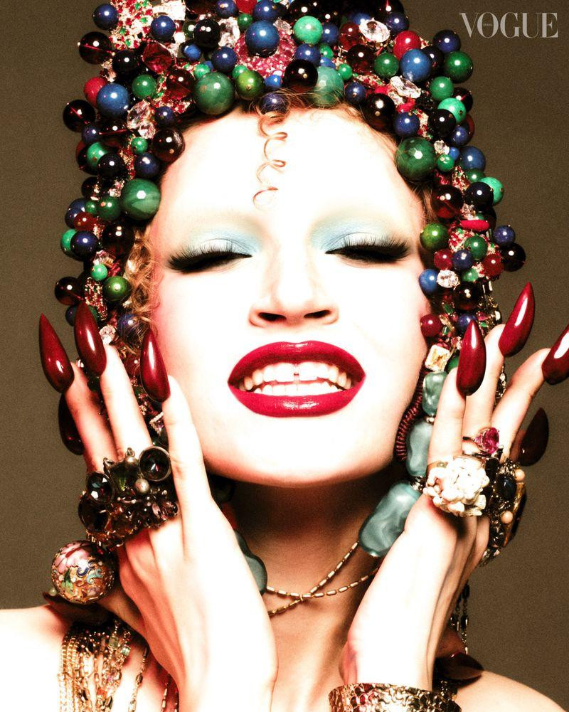 Susanne Knipper featured in Extravagância Fashionista, February 2025