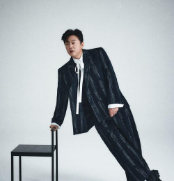 Things Kim Hee-Won encountered at his light shop