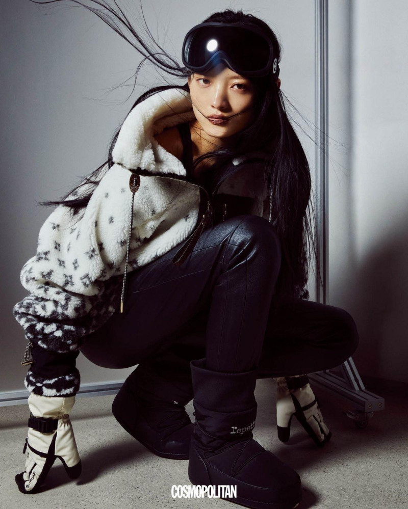 Chic Ski Look, February 2025