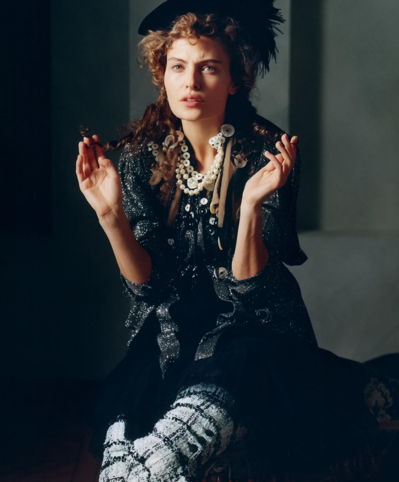 Dress Like The Renaissance Woman You Are, February 2025