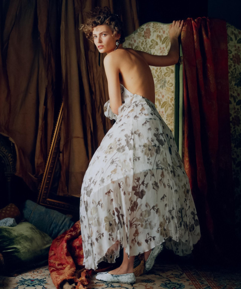 Dress Like The Renaissance Woman You Are, February 2025