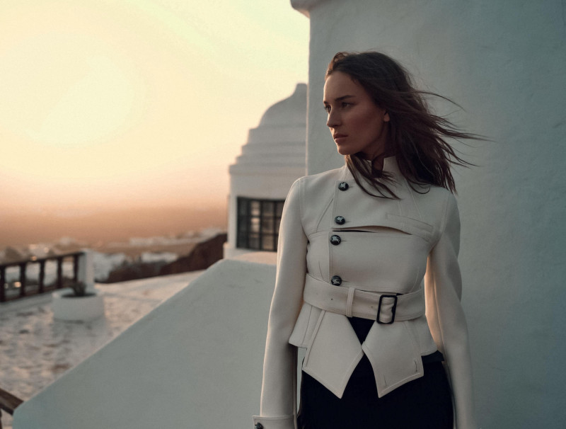 Julia Bergshoeff featured in La Promesse D\'Une Allure, February 2025