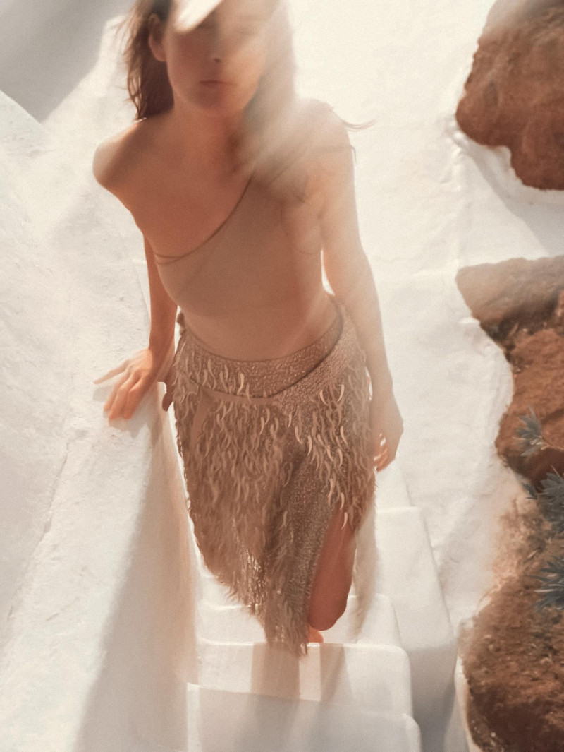 Julia Bergshoeff featured in La Promesse D\'Une Allure, February 2025