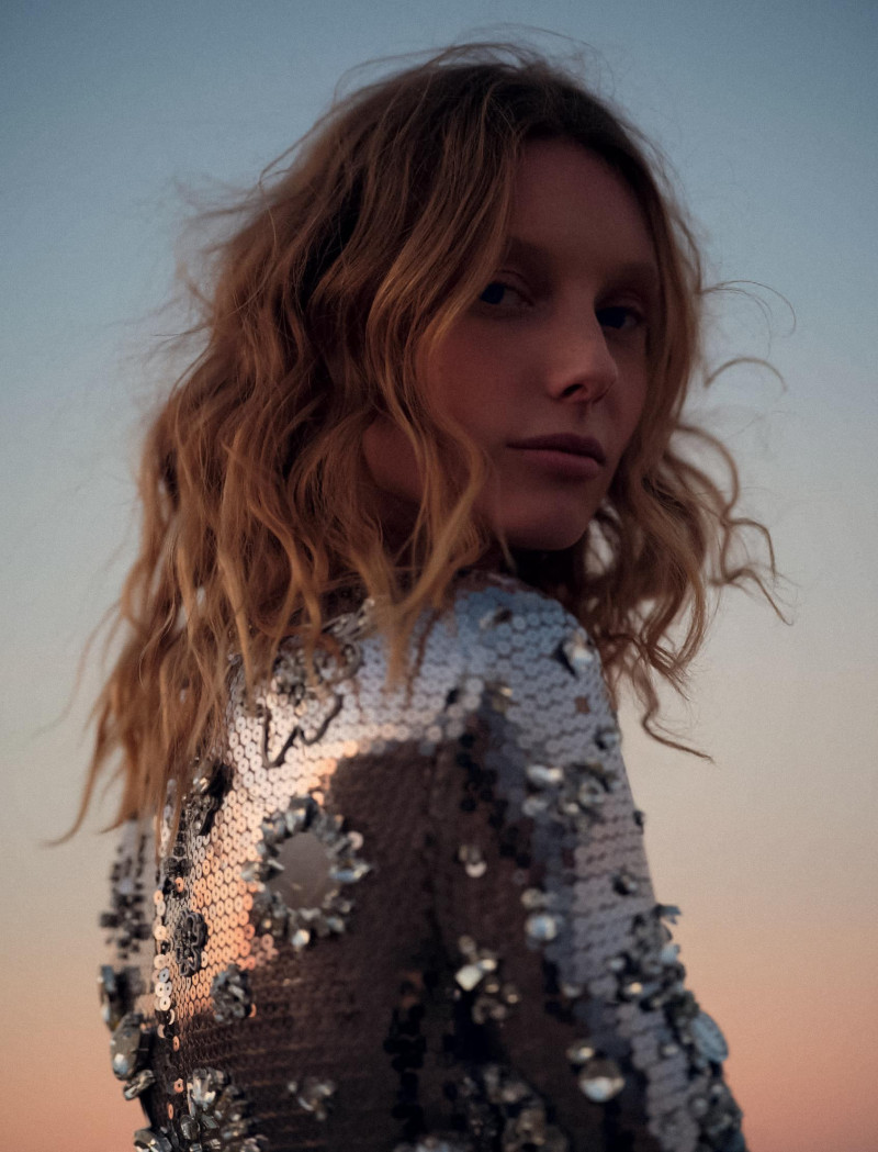 Demy de Vries featured in Eclats Des Sables, February 2025