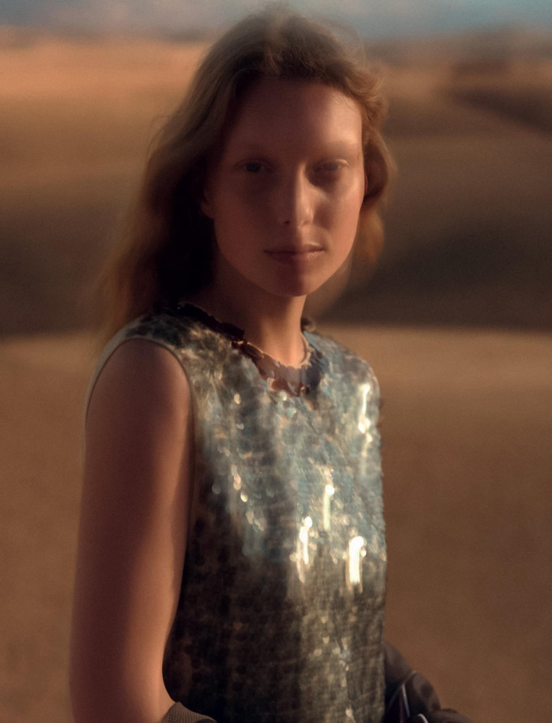 Demy de Vries featured in Eclats Des Sables, February 2025