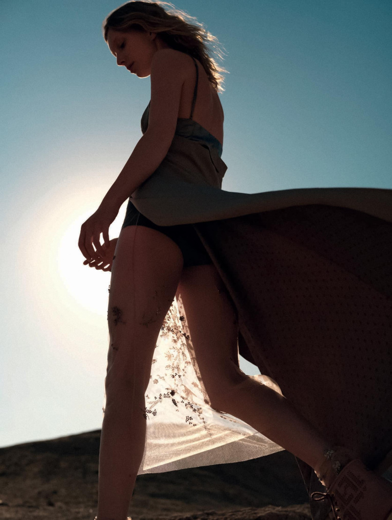 Demy de Vries featured in Eclats Des Sables, February 2025