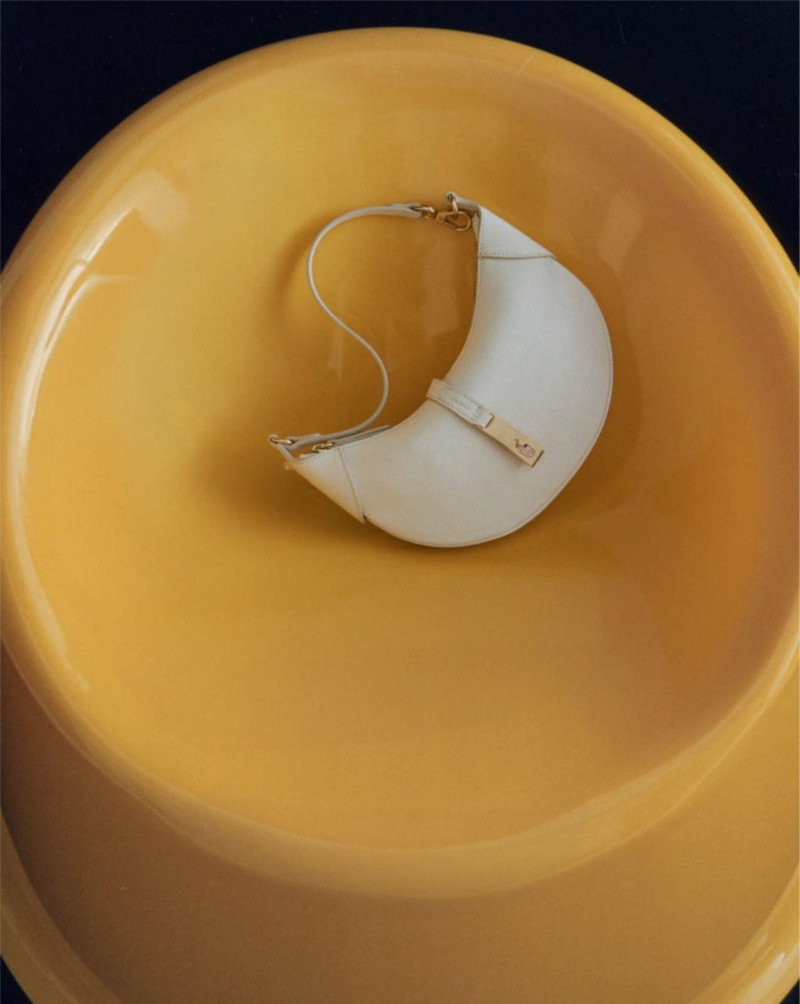 Heather Kemesky featured in Accessoires à la pointe, April 2025