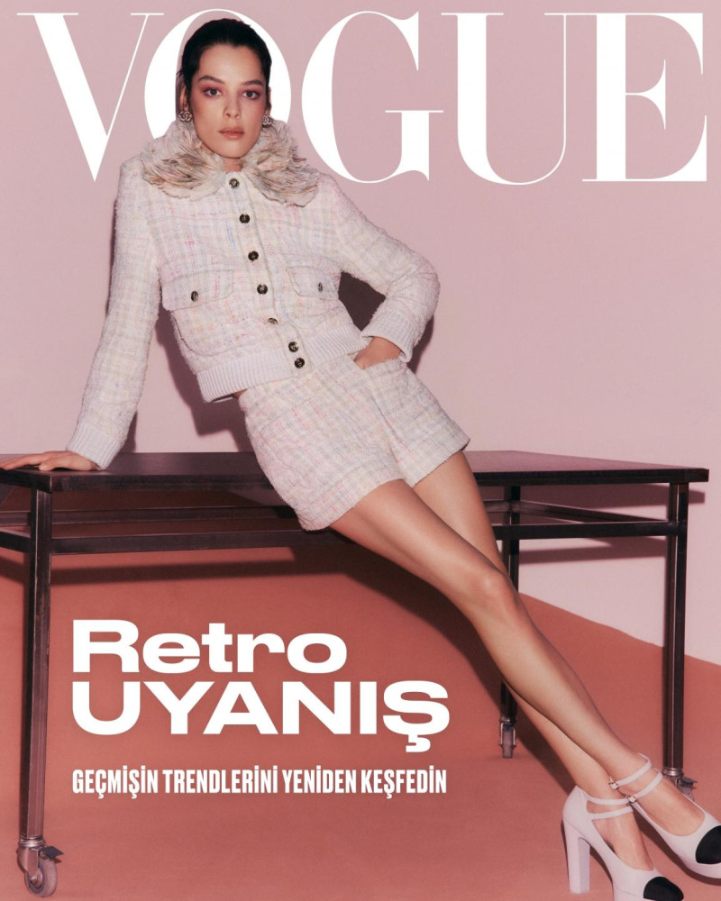 Nigina Sharipova featured in Retro Uyanis, March 2025