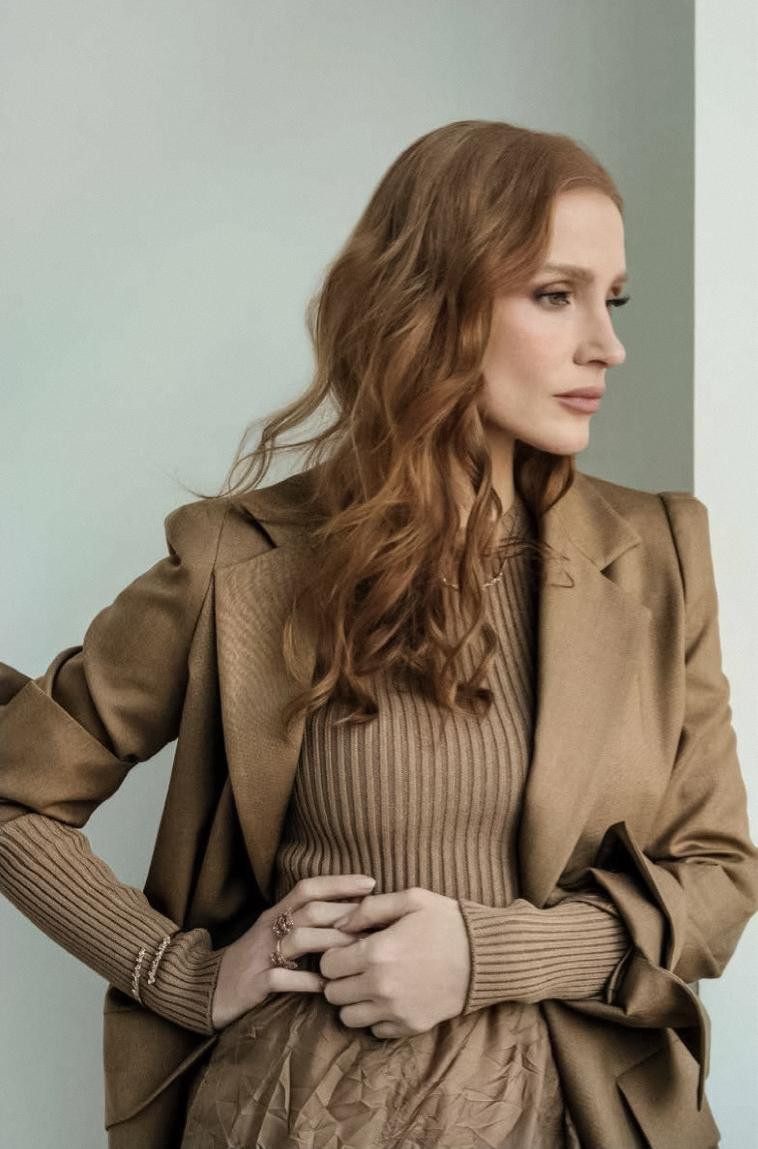 Jessica Chastain featured in Mas Alla Del Papel, April 2025