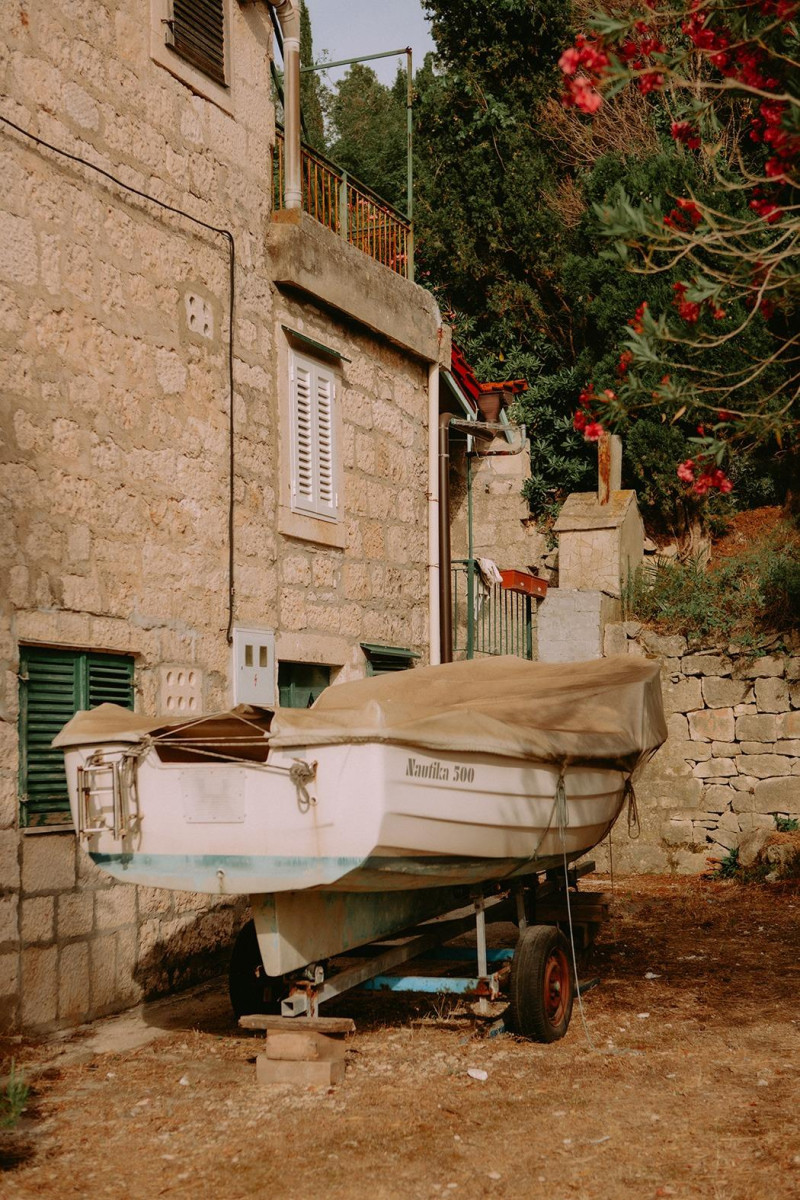 Dalmacore, otok razasut po svijetu, April 2025