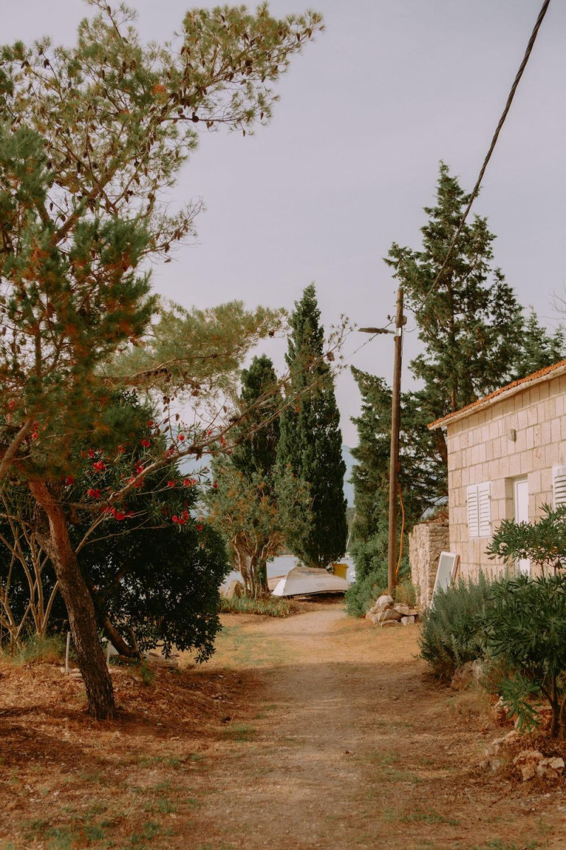 Dalmacore, otok razasut po svijetu, April 2025