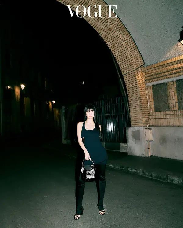 Natty\'s night is more beautiful than daytime in Paris, April 2025