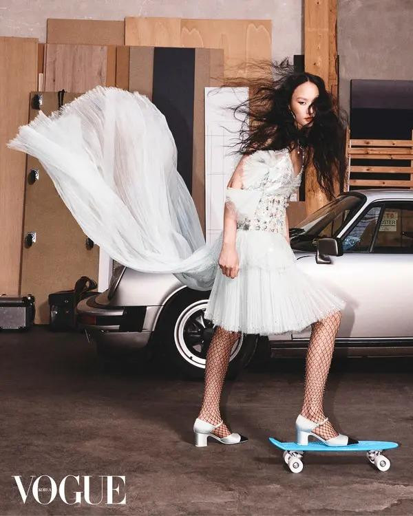 Yoonmi Sun featured in Between oil and chains, intense couture, April 2025