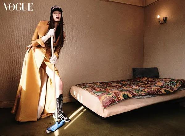 Yoonmi Sun featured in Between oil and chains, intense couture, April 2025