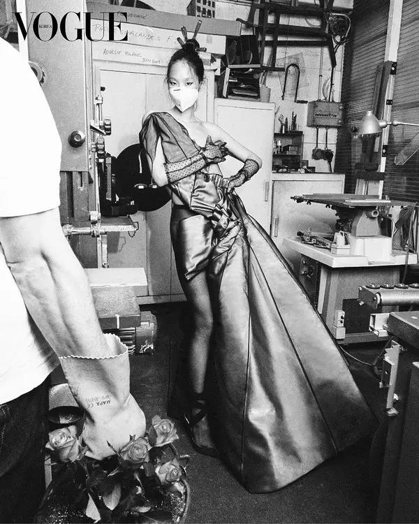 Yoonmi Sun featured in Between oil and chains, intense couture, April 2025