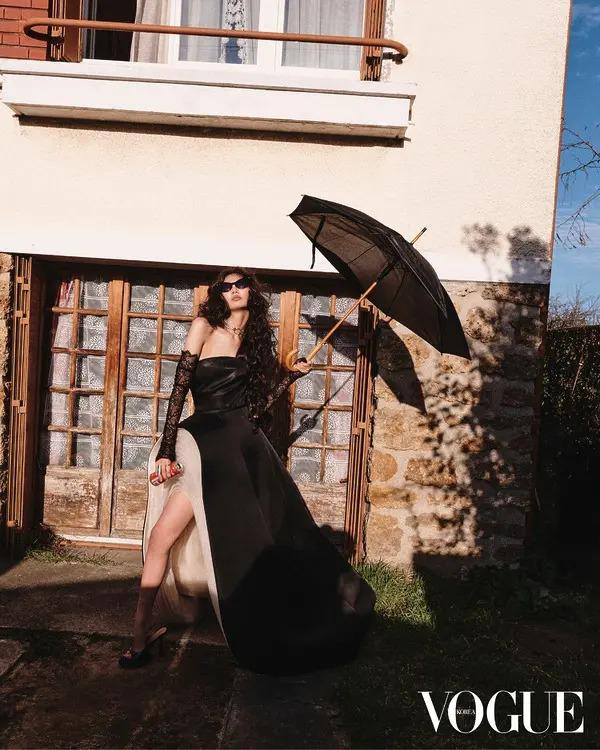 Yoonmi Sun featured in Between oil and chains, intense couture, April 2025