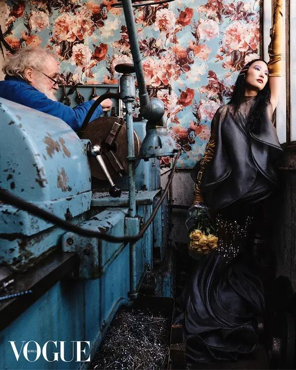Yoonmi Sun featured in Between oil and chains, intense couture, April 2025