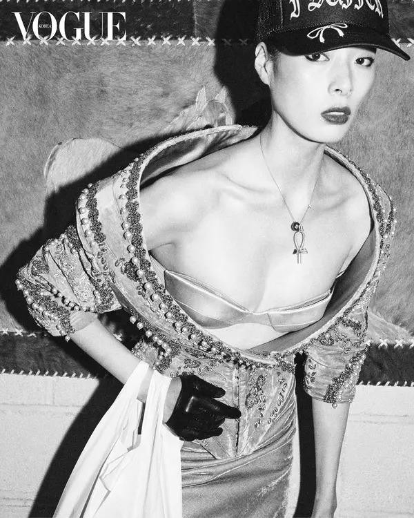 Yoonmi Sun featured in Between oil and chains, intense couture, April 2025