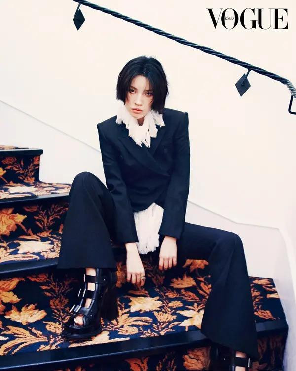 How Soyeon and Lee Sang-Heon spend time with McQueen, April 2025