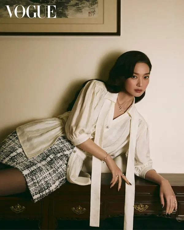 Shin Min-Ah and Louis Vuitton, clear beauty, April 2025