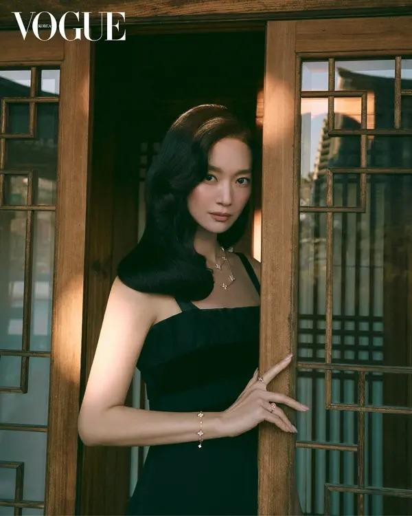 Shin Min-Ah and Louis Vuitton, clear beauty, April 2025